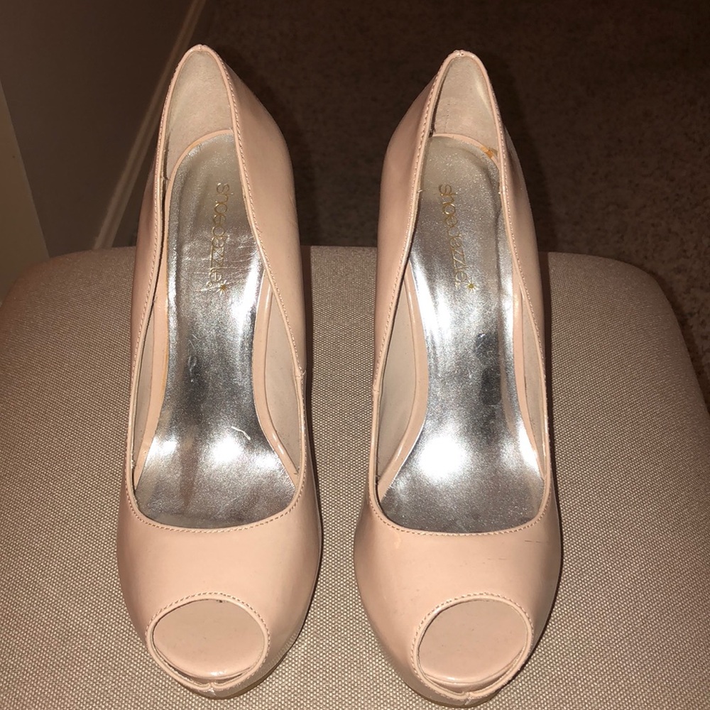 Gorgeous nude platform/rhinestone heels!! Size 7.5